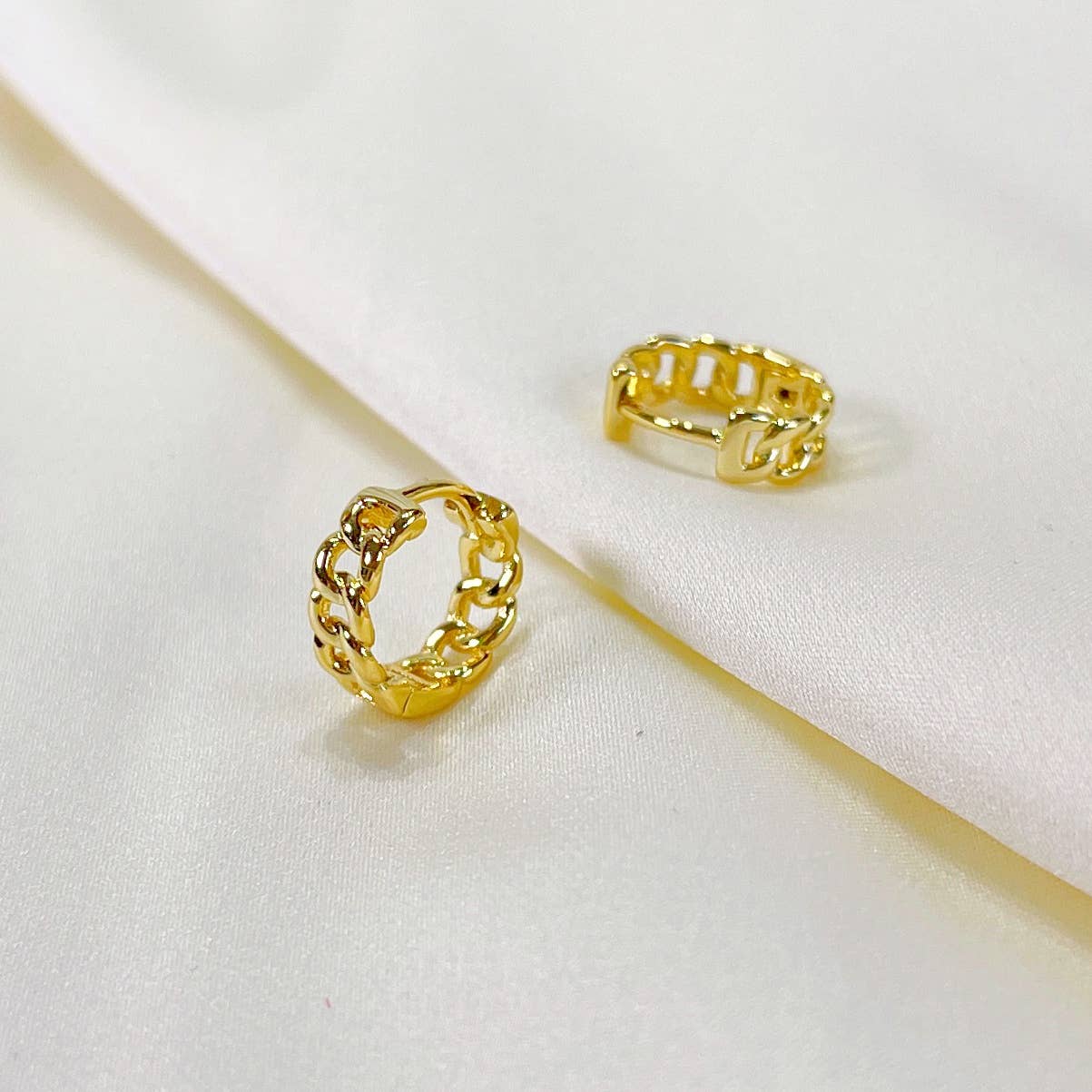 Chain Huggie Hoops