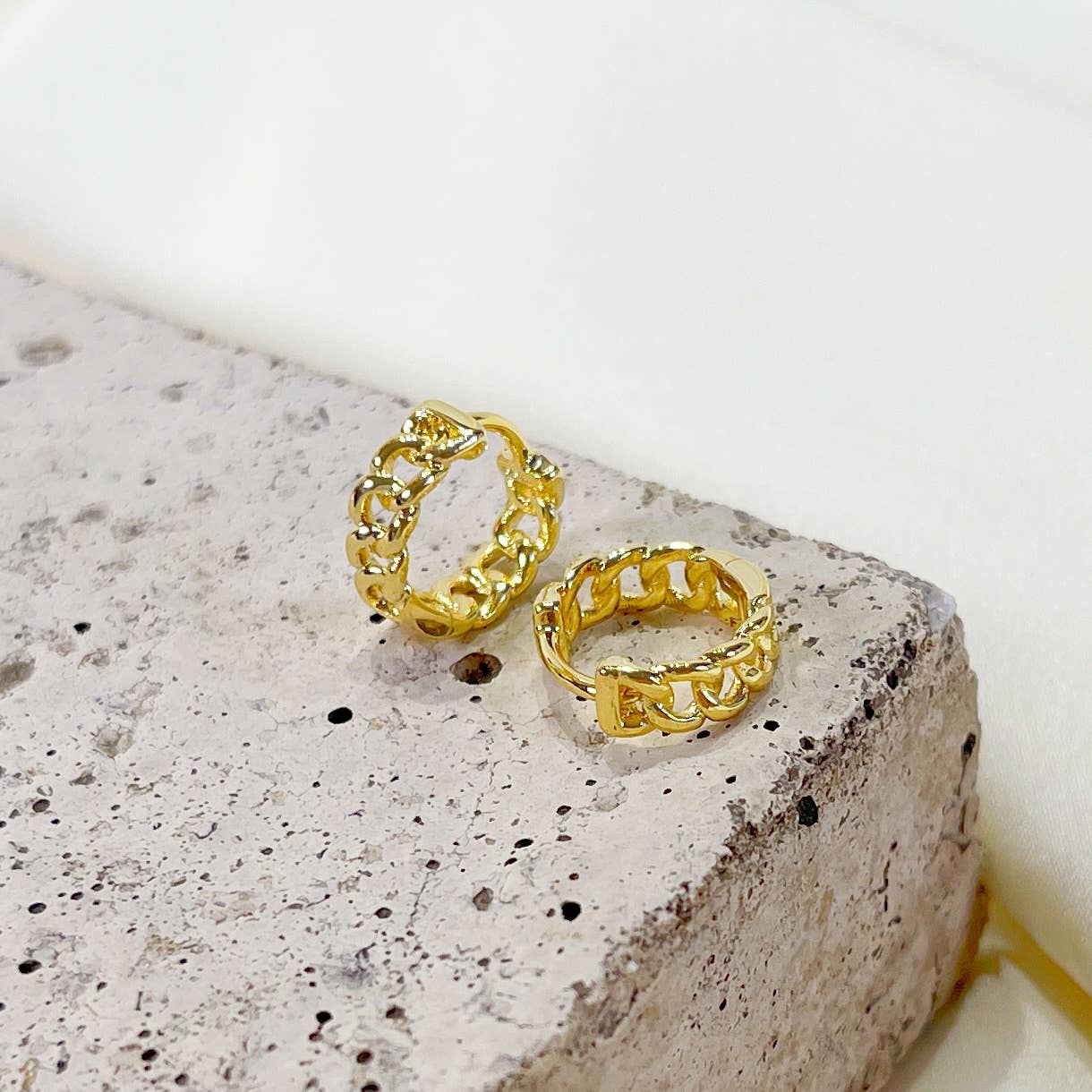 Chain Huggie Hoops