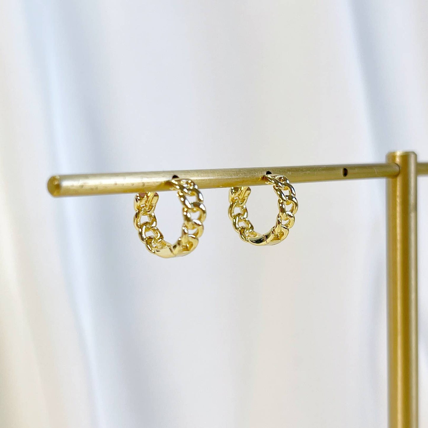 Chain Huggie Hoops