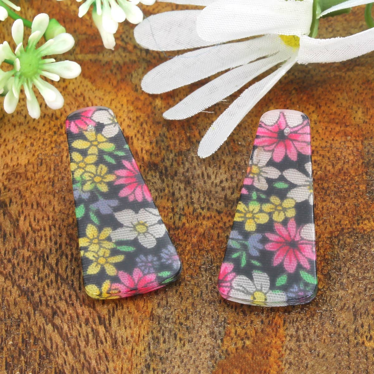 Retro Floral Print Post Earrings