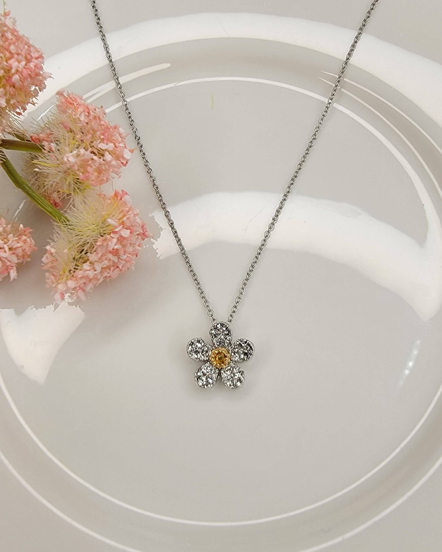 Daisy Necklace - Multiple Colors