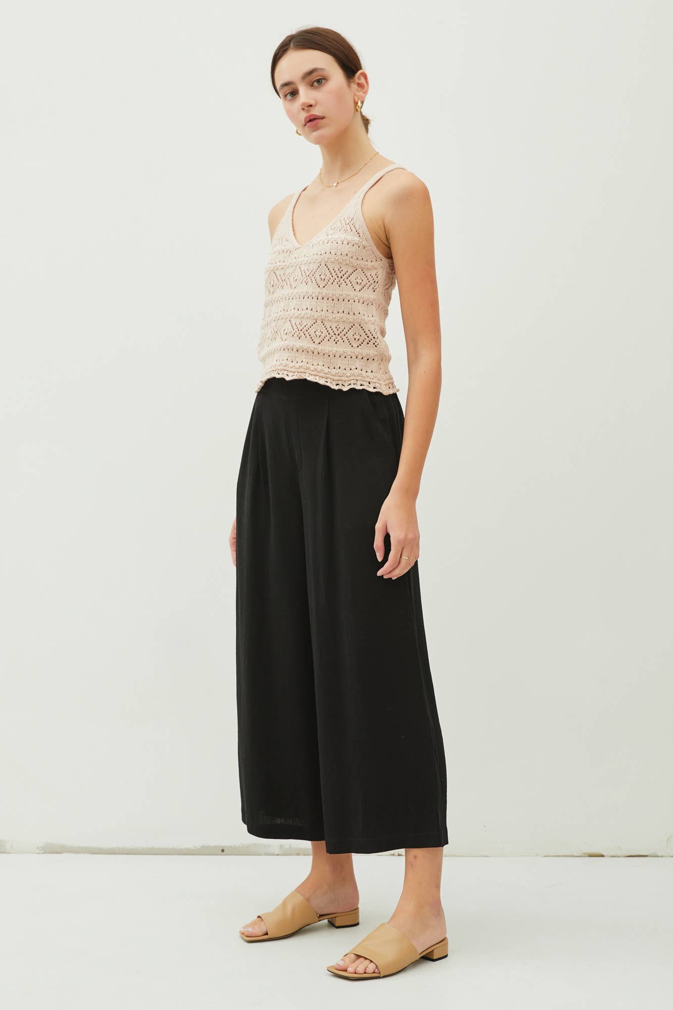 Lola Linen Blend Crop Trousers